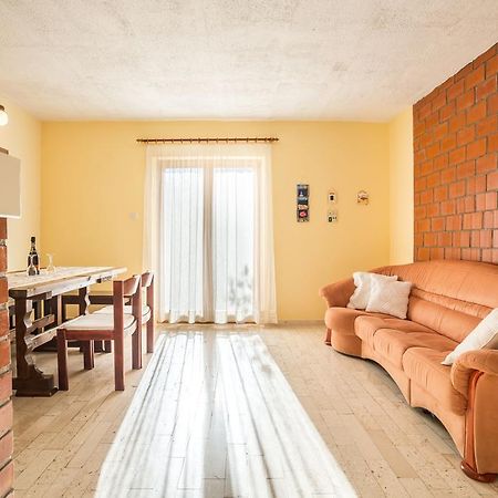 Apartment Srecko Vinisce Exterior foto
