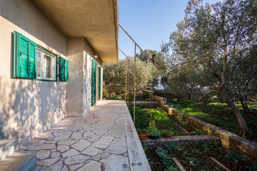 Apartment Srecko Vinisce Exterior foto