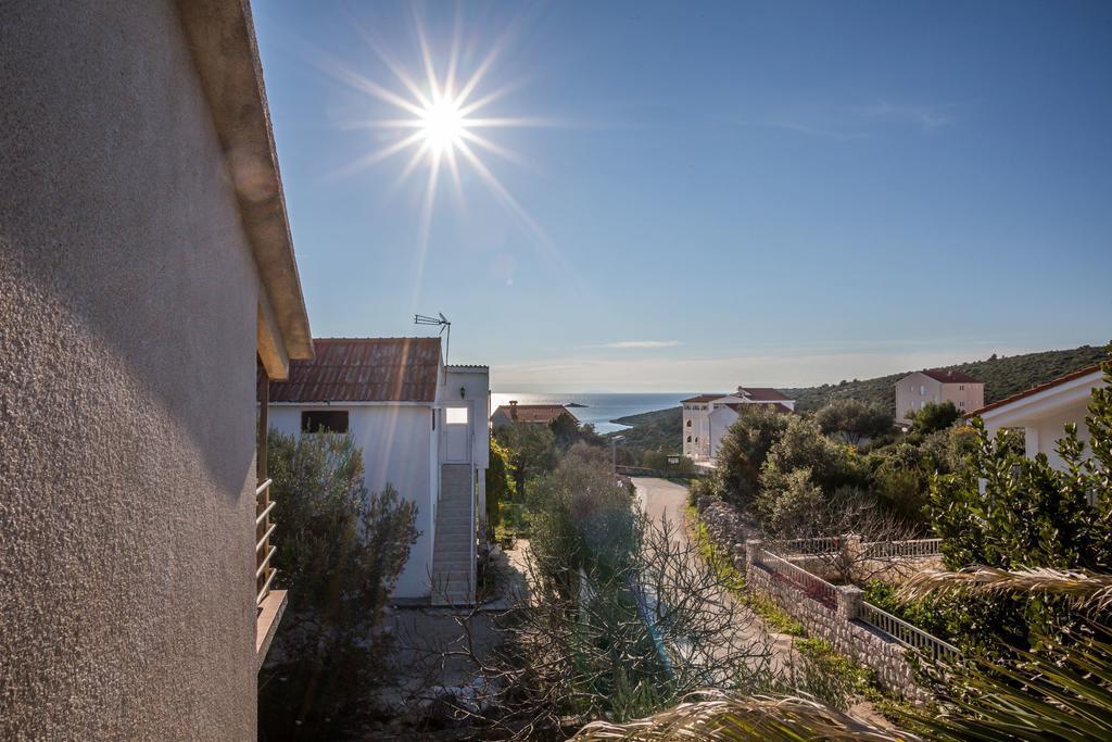 Apartment Srecko Vinisce Exterior foto