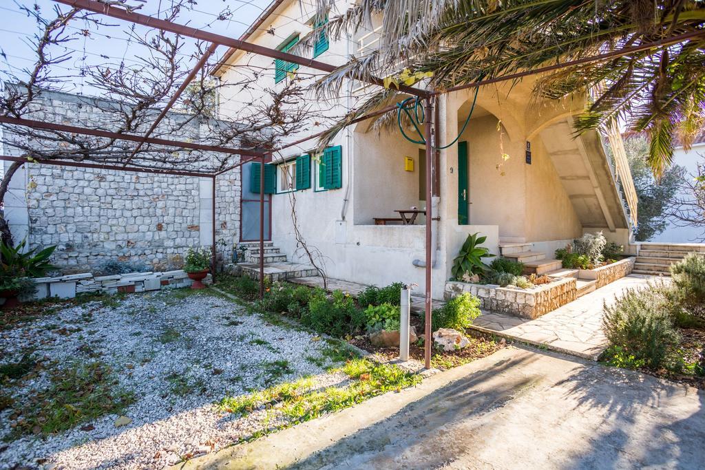 Apartment Srecko Vinisce Exterior foto