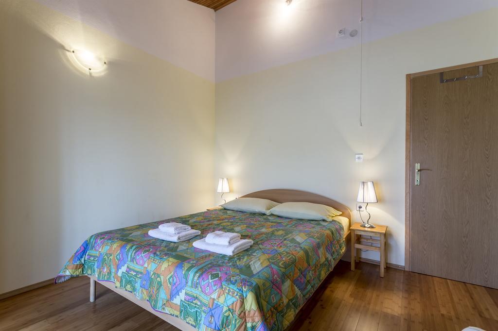 Apartment Srecko Vinisce Exterior foto