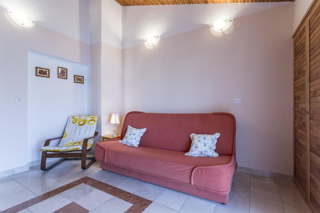Apartment Srecko Vinisce Exterior foto