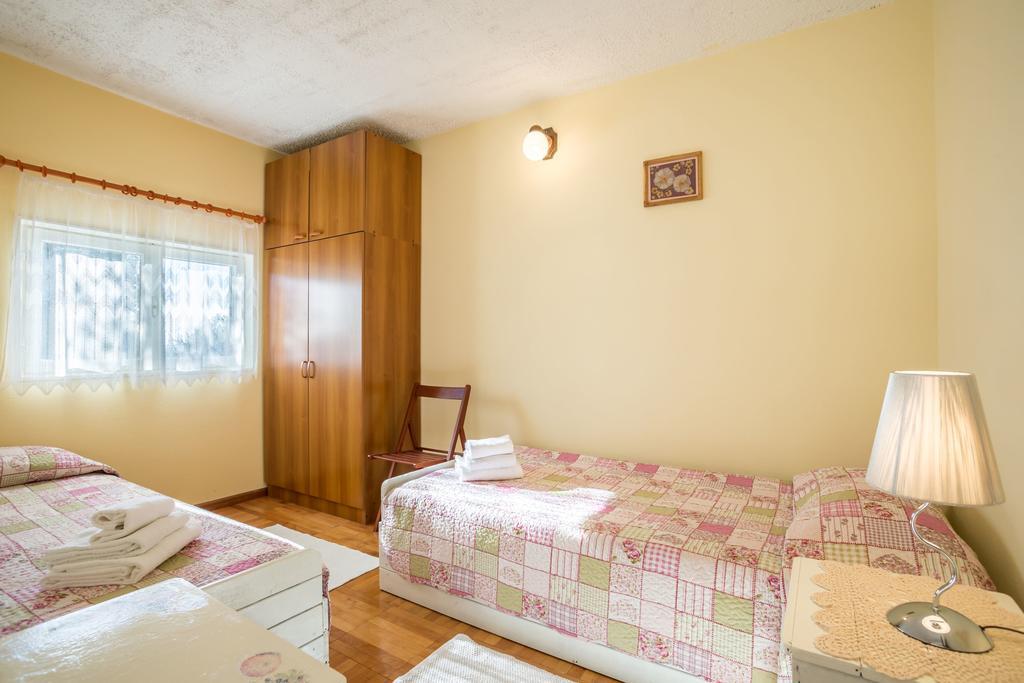 Apartment Srecko Vinisce Exterior foto