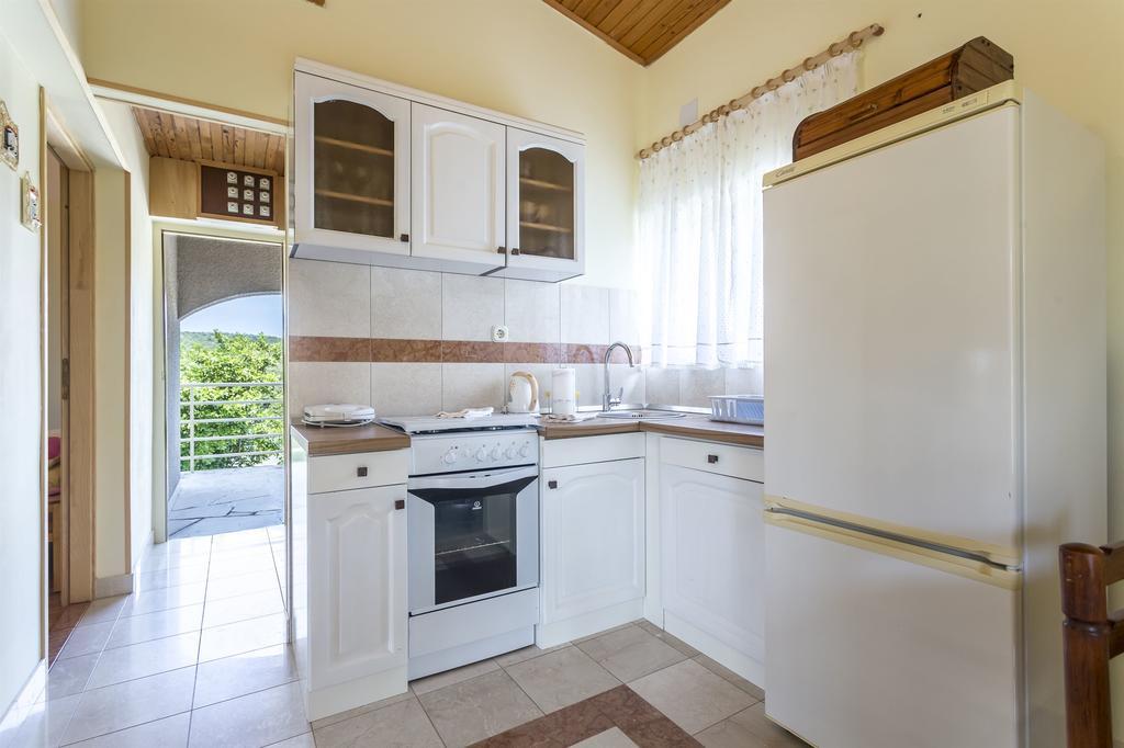 Apartment Srecko Vinisce Exterior foto
